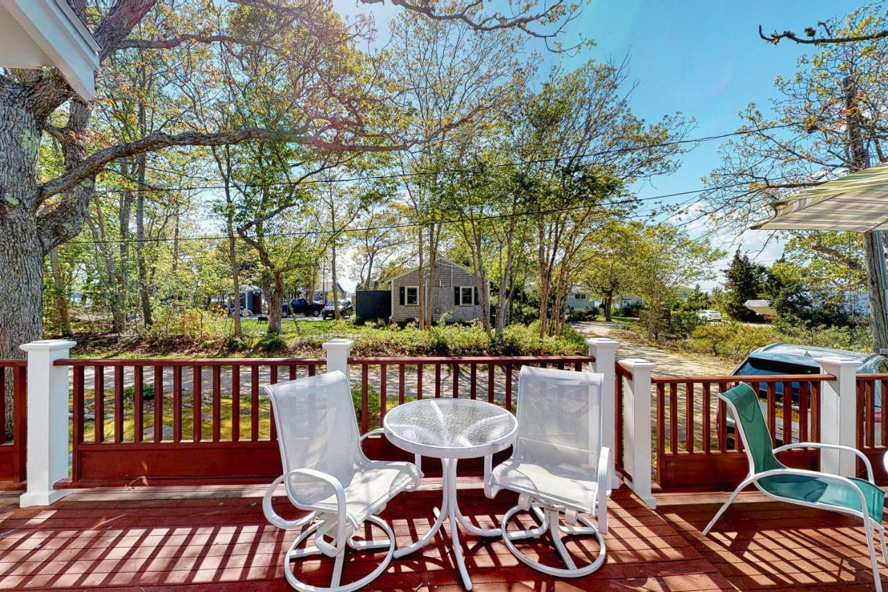 Cottage By The Bay Pocasset Exterior photo