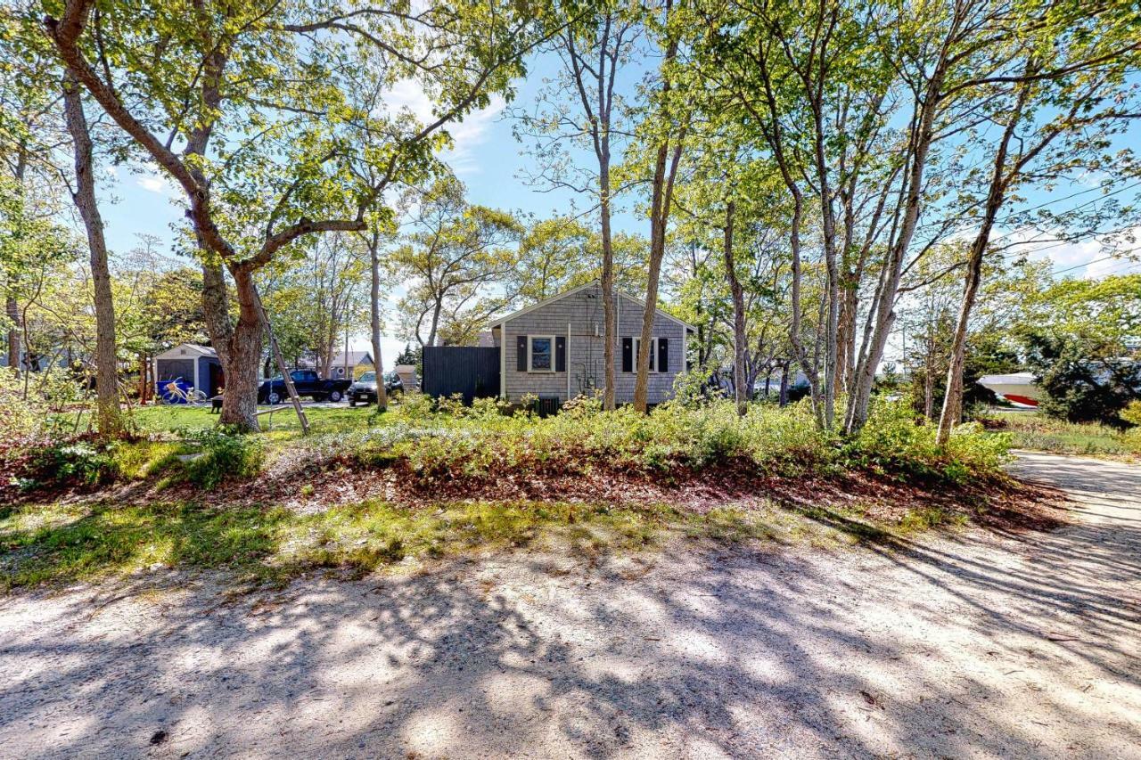 Cottage By The Bay Pocasset Exterior photo