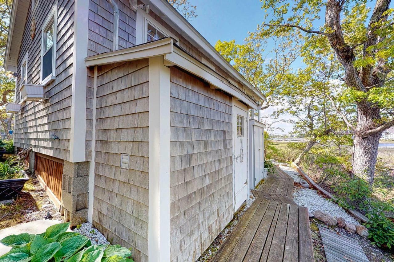 Cottage By The Bay Pocasset Exterior photo